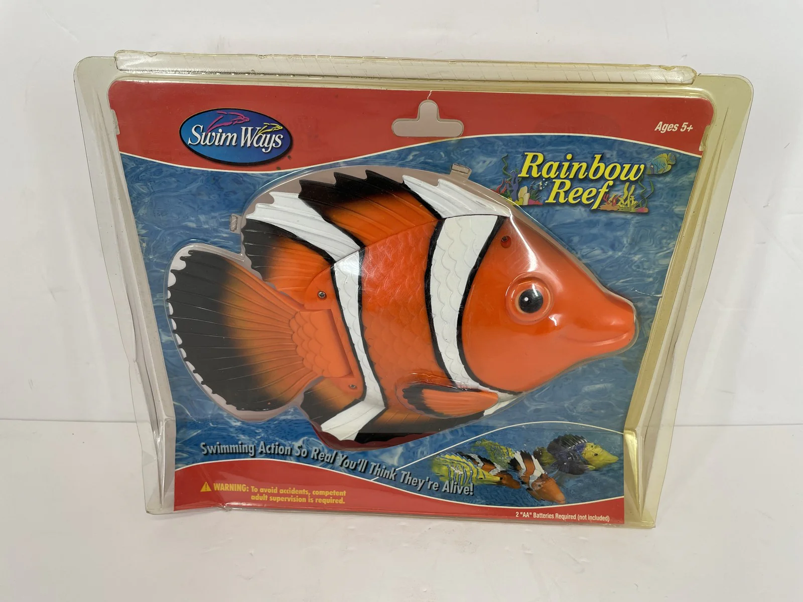 Rainbow Reef Clownfish Battery-Powered Swimming Toy for Ages 5 and Up