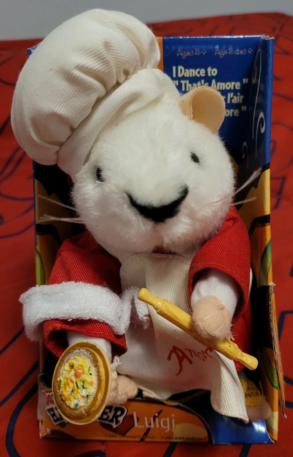 LUIGI THE DANCING HAMSTER SINGS & MOVES TO "THAT'S AMORE" PIZZA PIE
