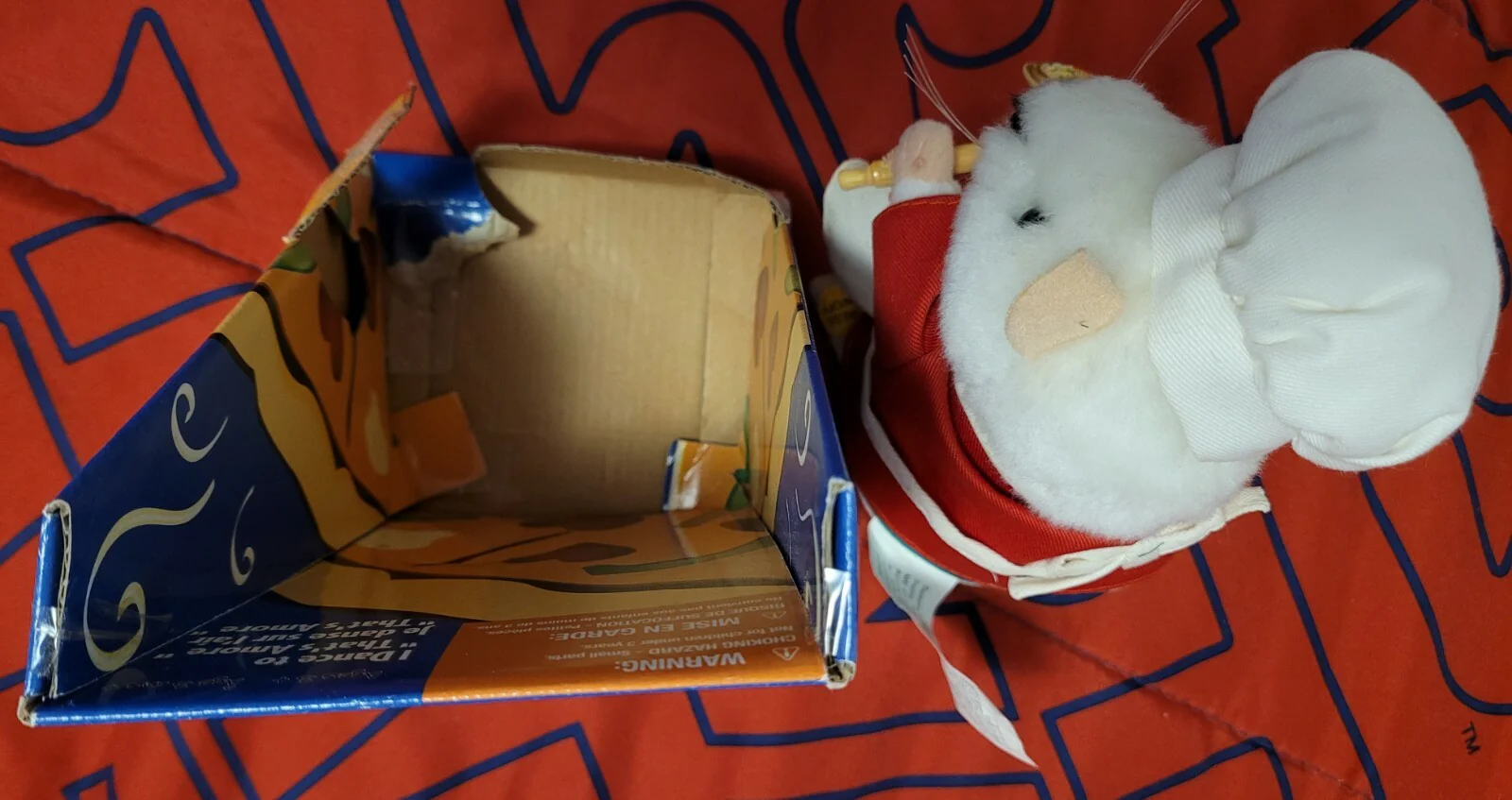 LUIGI THE DANCING HAMSTER SINGS & MOVES TO "THAT'S AMORE" PIZZA PIE - Image 7
